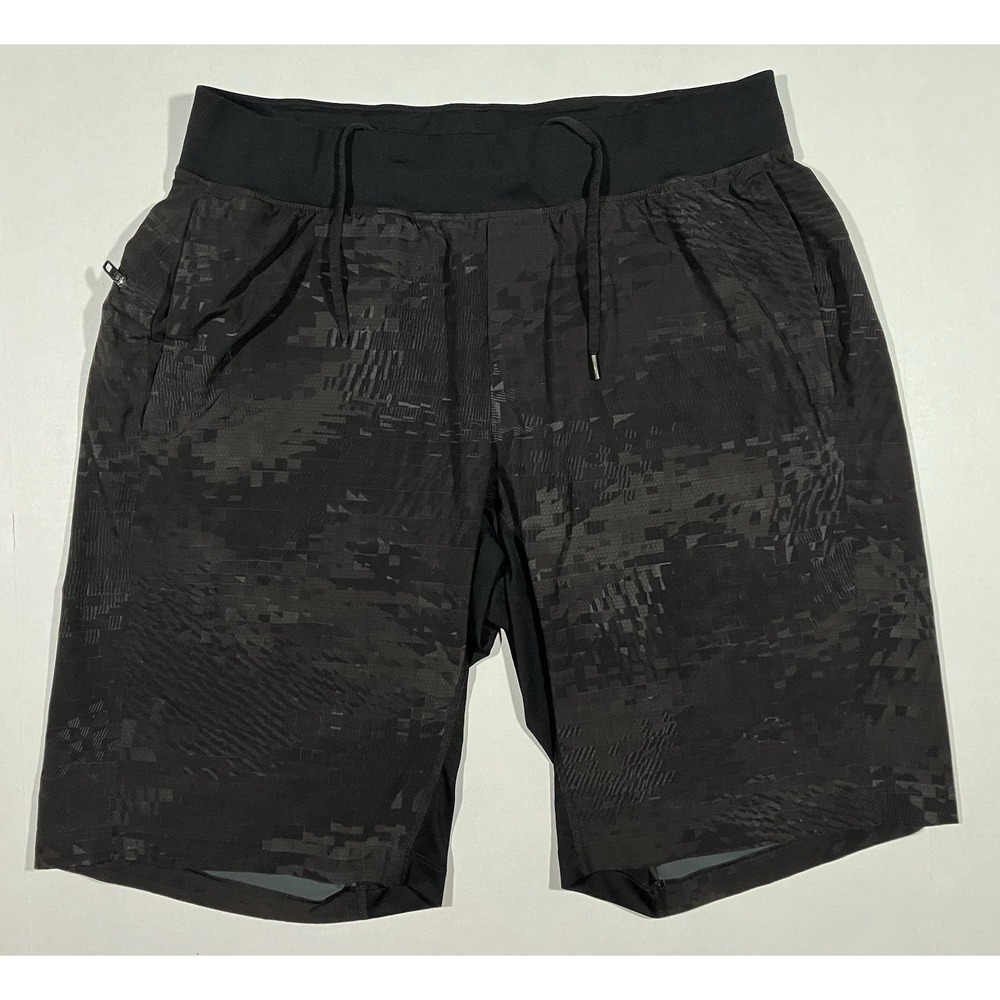 Lululemon T.H.E. Short 11" Mens Large Black Digital Camo Linerless Stretch Gym